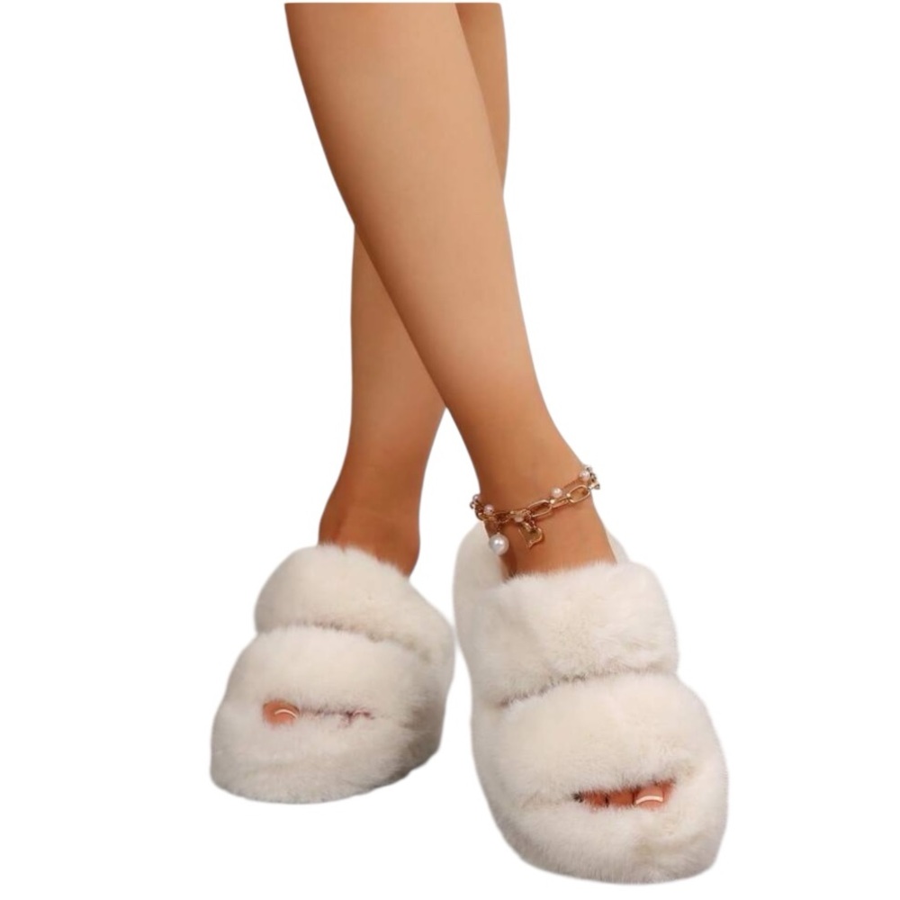 Ultra‑Soft Beige Faux Fur Platform Slippers – Size US 6 / EU 36 👣✨